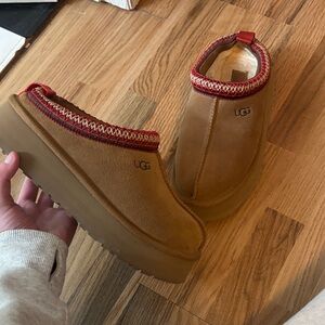 UGG Tasman platforms